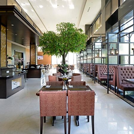 阿里亚泗水中央酒店 外观 照片
