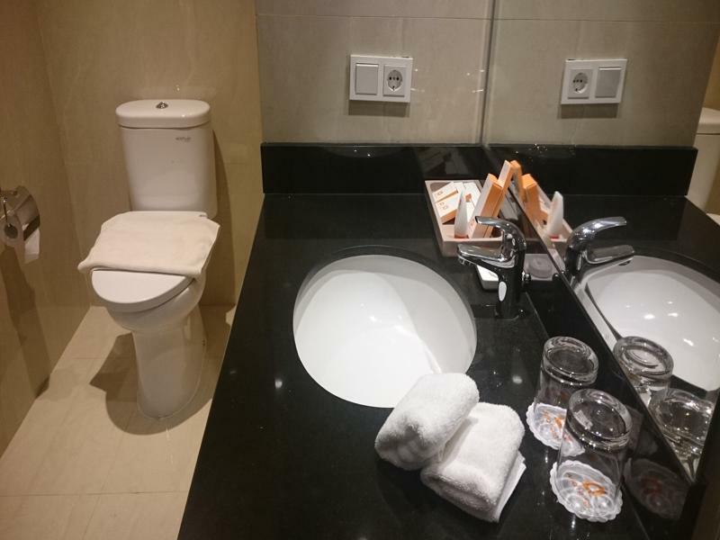 阿里亚泗水中央酒店 外观 照片